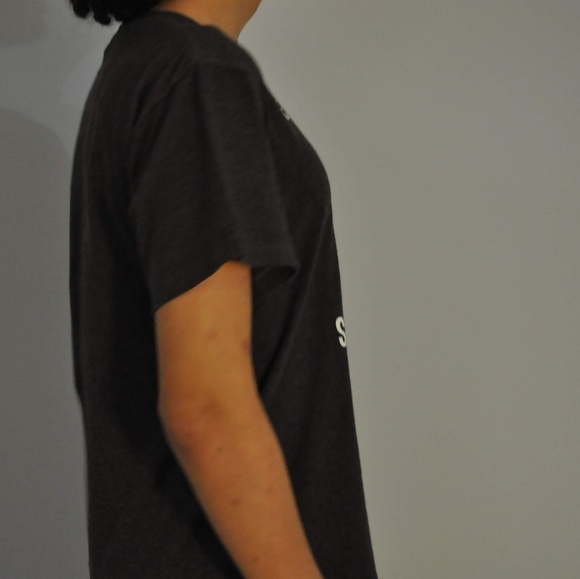 ☆ Graphic Tee ☆ - Picture 3 of 7